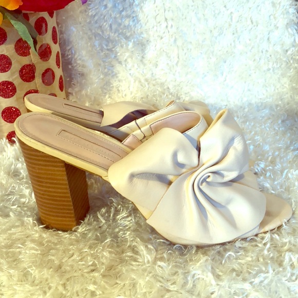 BCBGMaxAzria Shoes - 💕Avec Les Filles BCBGAzria high heel sandals 👡💕